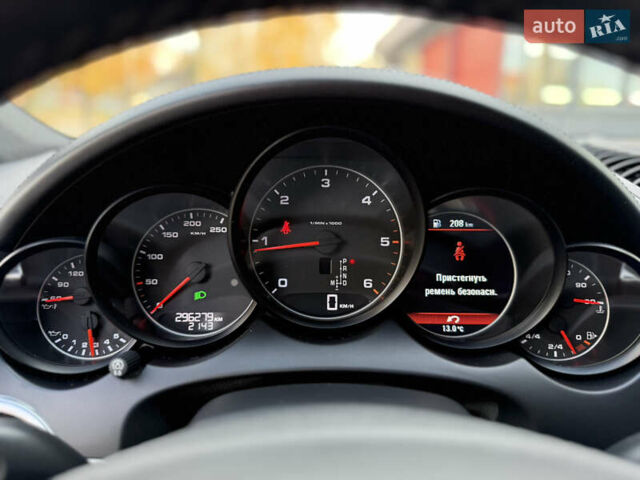 Порше Каен 2012 в Черновцах на Automoto.ua Черный Порше Каен, объемом двигателя 3 л и пробегом 296 тыс. км за 21500 $, фото 14 на Automoto.ua