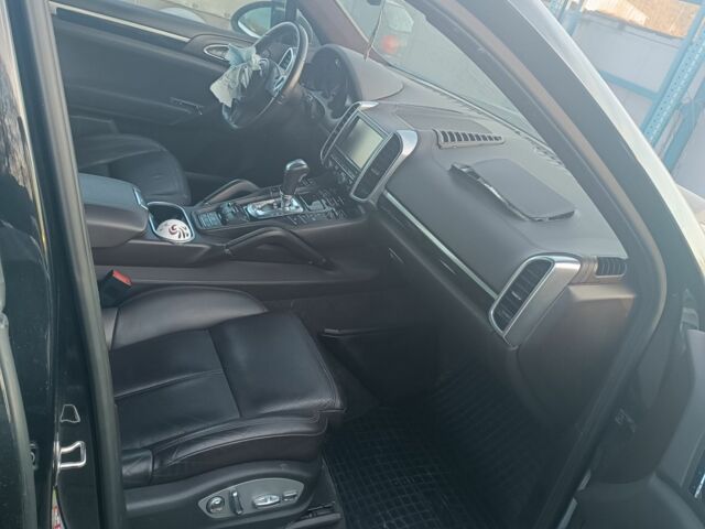 Чорний Порше Cayenne, об'ємом двигуна 3 л та пробігом 230 тис. км за 9611 $, фото 13 на Automoto.ua