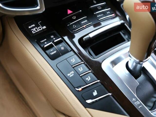 Черный Порше Каен, объемом двигателя 3 л и пробегом 103 тыс. км за 32000 $, фото 21 на Automoto.ua