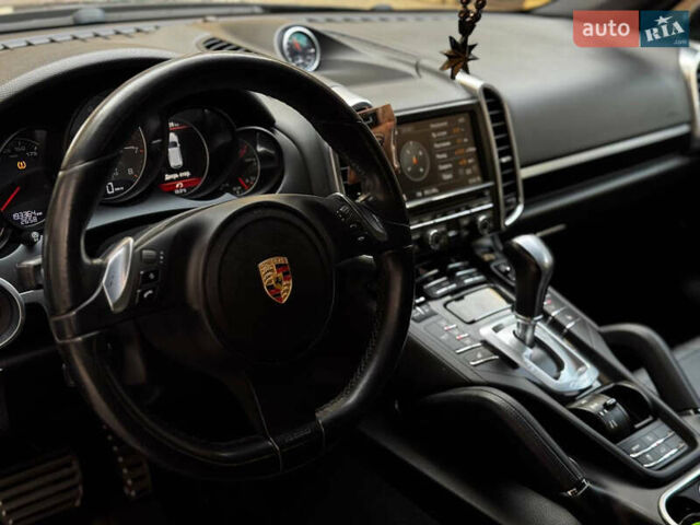 Чорний Порше Cayenne, об'ємом двигуна 4.8 л та пробігом 197 тис. км за 16400 $, фото 6 на Automoto.ua