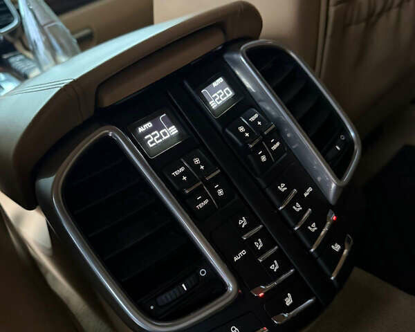 Черный Порше Каен, объемом двигателя 4.8 л и пробегом 175 тыс. км за 20500 $, фото 16 на Automoto.ua