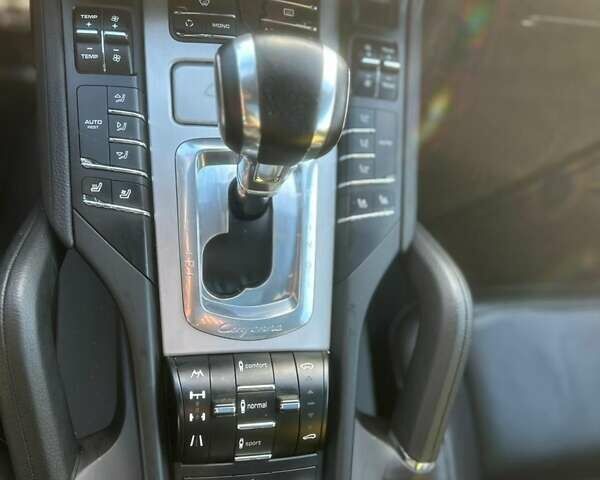 Черный Порше Каен, объемом двигателя 4.81 л и пробегом 116 тыс. км за 21000 $, фото 15 на Automoto.ua