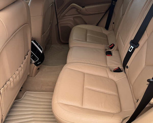 Черный Порше Каен, объемом двигателя 3.6 л и пробегом 170 тыс. км за 16500 $, фото 6 на Automoto.ua