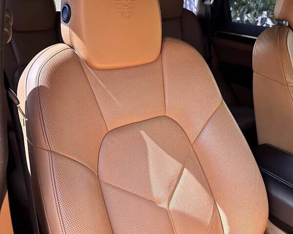 Черный Порше Каен, объемом двигателя 3 л и пробегом 113 тыс. км за 29500 $, фото 18 на Automoto.ua