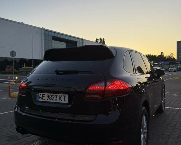 Черный Порше Каен, объемом двигателя 3.6 л и пробегом 270 тыс. км за 15000 $, фото 7 на Automoto.ua