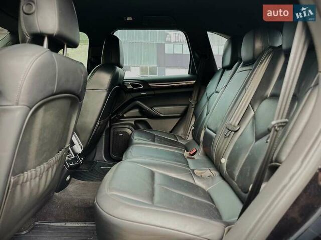 Порше Каен 2013 в Киеве на Automoto.ua Черный Порше Каен, объемом двигателя 4.13 л и пробегом 273 тыс. км за 23999 $, фото 29 на Automoto.ua