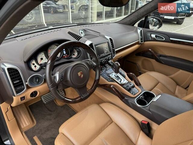 Черный Порше Каен, объемом двигателя 4.81 л и пробегом 43 тыс. км за 53000 $, фото 25 на Automoto.ua