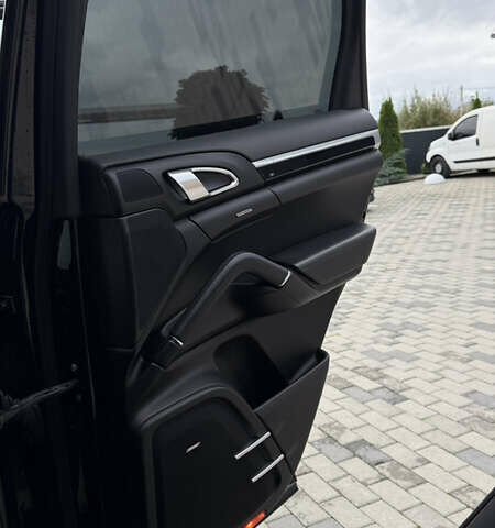 Черный Порше Каен, объемом двигателя 2.97 л и пробегом 215 тыс. км за 22900 $, фото 25 на Automoto.ua