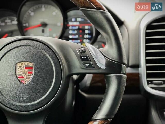 Чорний Порше Cayenne, об'ємом двигуна 4.13 л та пробігом 273 тис. км за 23999 $, фото 42 на Automoto.ua