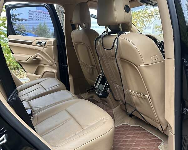 Порше Каен 2013 в Киеве на Automoto.ua Черный Порше Каен, объемом двигателя 3 л и пробегом 219 тыс. км за 25500 $, фото 7 на Automoto.ua
