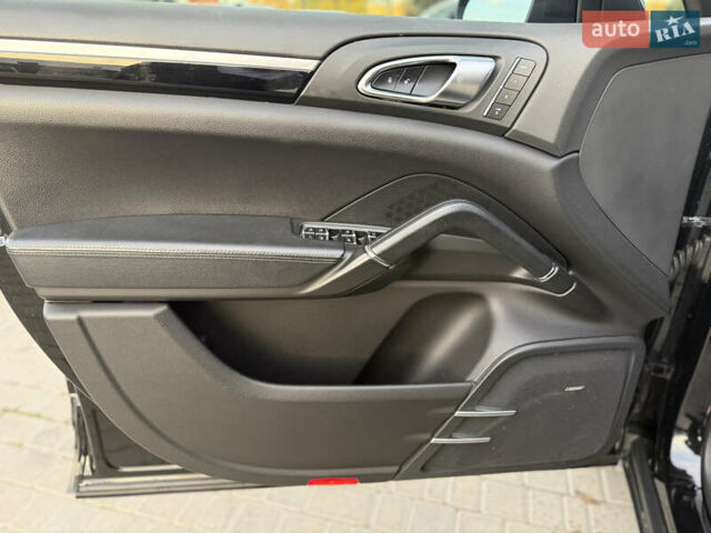 Порше Каен 2013 в Одессе на Automoto.ua Черный Порше Каен, объемом двигателя 3 л и пробегом 181 тыс. км за 26200 $, фото 14 на Automoto.ua