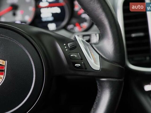 Черный Порше Каен, объемом двигателя 4.81 л и пробегом 152 тыс. км за 21900 $, фото 25 на Automoto.ua