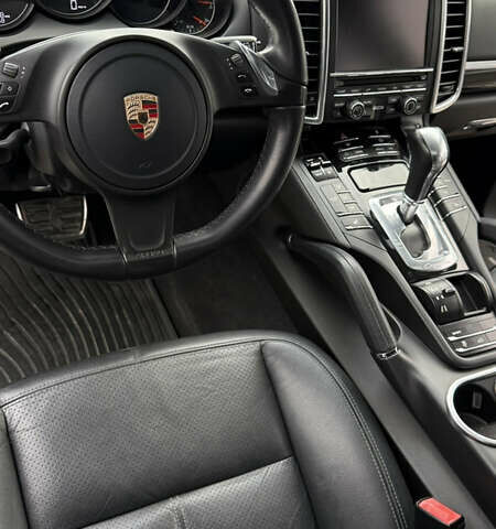 Черный Порше Каен, объемом двигателя 2.97 л и пробегом 215 тыс. км за 22900 $, фото 14 на Automoto.ua