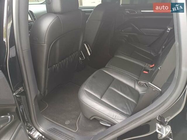 Чорний Порше Cayenne, об'ємом двигуна 3 л та пробігом 218 тис. км за 24000 $, фото 16 на Automoto.ua