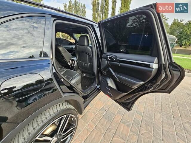 Порше Каен 2013 в Полтаве на Automoto.ua Черный Порше Каен, объемом двигателя 2.97 л и пробегом 258 тыс. км за 20950 $, фото 64 на Automoto.ua
