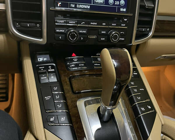 Чорний Порше Cayenne, об'ємом двигуна 3.6 л та пробігом 109 тис. км за 22500 $, фото 8 на Automoto.ua