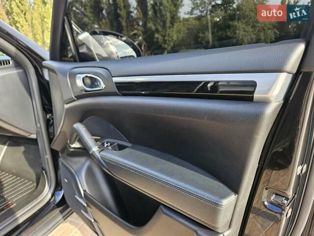 Порше Каен 2013 в Полтаве на Automoto.ua Черный Порше Каен, объемом двигателя 2.97 л и пробегом 258 тыс. км за 20950 $, фото 91 на Automoto.ua