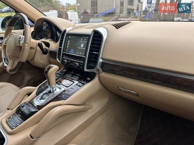 Порше Каен 2013 в Киеве на Automoto.ua Черный Порше Каен, объемом двигателя 3 л и пробегом 219 тыс. км за 25500 $, фото 10 на Automoto.ua