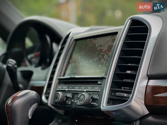 Порше Каен 2013 в Киеве на Automoto.ua Черный Порше Каен, объемом двигателя 4.13 л и пробегом 273 тыс. км за 23999 $, фото 38 на Automoto.ua