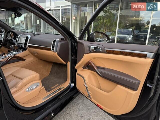 Черный Порше Каен, объемом двигателя 4.81 л и пробегом 43 тыс. км за 53000 $, фото 28 на Automoto.ua