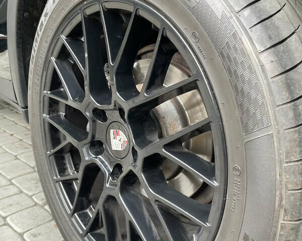 Чорний Порше Cayenne, об'ємом двигуна 3.6 л та пробігом 147 тис. км за 18000 $, фото 27 на Automoto.ua