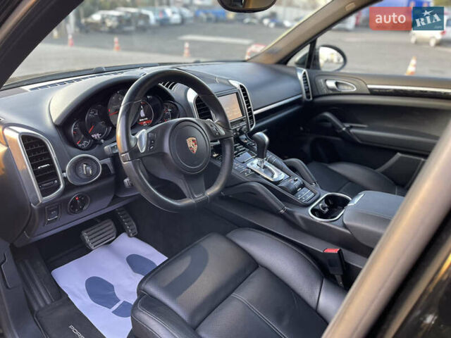 Черный Порше Каен, объемом двигателя 3 л и пробегом 183 тыс. км за 18000 $, фото 12 на Automoto.ua