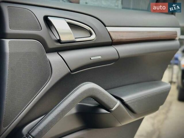 Чорний Порше Cayenne, об'ємом двигуна 4.13 л та пробігом 273 тис. км за 23999 $, фото 32 на Automoto.ua