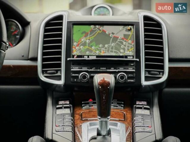 Порше Каен 2013 в Киеве на Automoto.ua Черный Порше Каен, объемом двигателя 4.13 л и пробегом 273 тыс. км за 23999 $, фото 49 на Automoto.ua