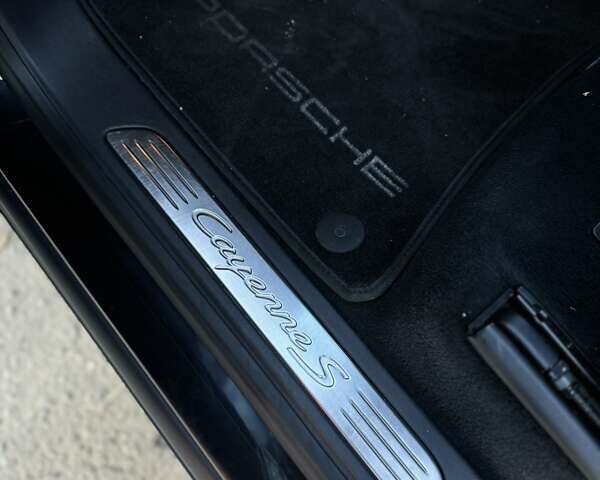 Чорний Порше Cayenne, об'ємом двигуна 4.2 л та пробігом 193 тис. км за 35500 $, фото 37 на Automoto.ua
