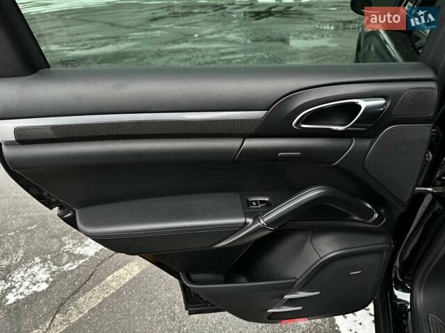 Чорний Порше Cayenne, об'ємом двигуна 4.8 л та пробігом 160 тис. км за 23000 $, фото 6 на Automoto.ua