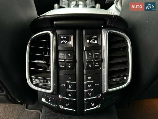 Чорний Порше Cayenne, об'ємом двигуна 4.8 л та пробігом 160 тис. км за 23000 $, фото 7 на Automoto.ua