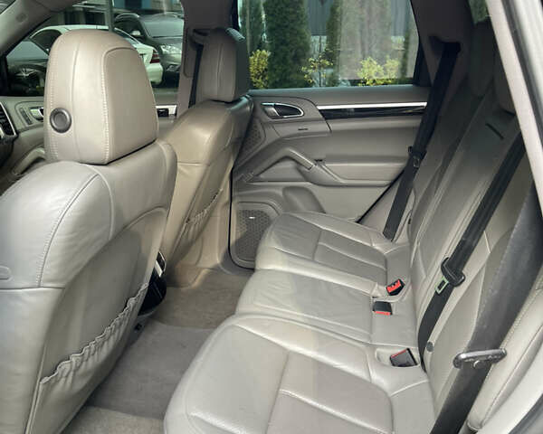 Чорний Порше Cayenne, об'ємом двигуна 3.6 л та пробігом 147 тис. км за 18000 $, фото 18 на Automoto.ua