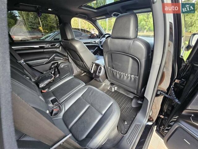 Черный Порше Каен, объемом двигателя 3 л и пробегом 258 тыс. км за 22850 $, фото 69 на Automoto.ua