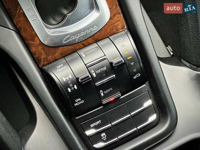 Чорний Порше Cayenne, об'ємом двигуна 4.13 л та пробігом 273 тис. км за 23999 $, фото 47 на Automoto.ua