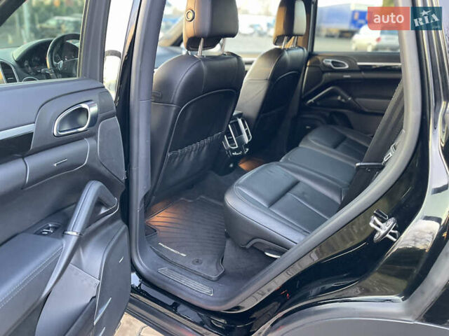 Черный Порше Каен, объемом двигателя 3 л и пробегом 183 тыс. км за 18000 $, фото 17 на Automoto.ua
