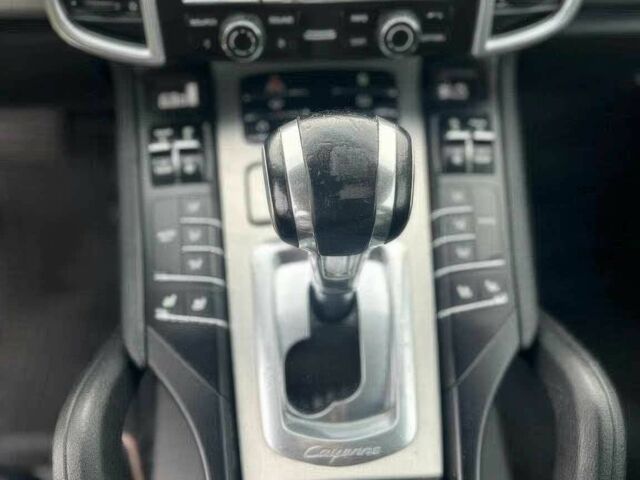 Черный Порше Каен, объемом двигателя 3.6 л и пробегом 89 тыс. км за 6700 $, фото 9 на Automoto.ua