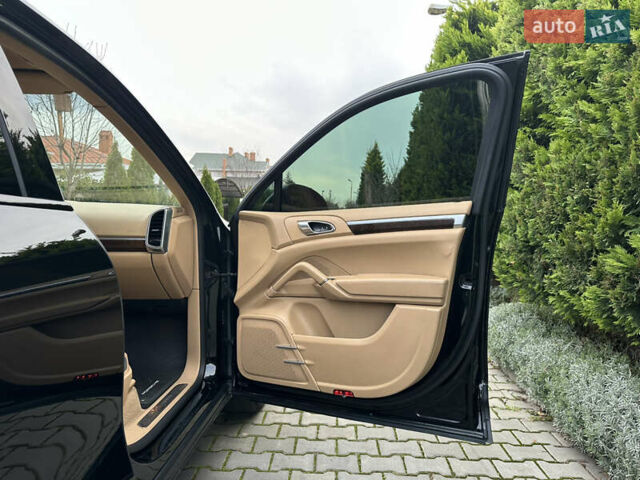 Черный Порше Каен, объемом двигателя 3.6 л и пробегом 160 тыс. км за 17500 $, фото 38 на Automoto.ua