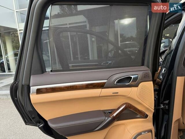 Черный Порше Каен, объемом двигателя 4.81 л и пробегом 43 тыс. км за 53000 $, фото 18 на Automoto.ua