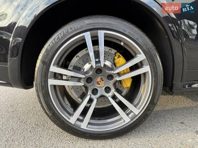 Черный Порше Каен, объемом двигателя 4.81 л и пробегом 43 тыс. км за 53000 $, фото 11 на Automoto.ua