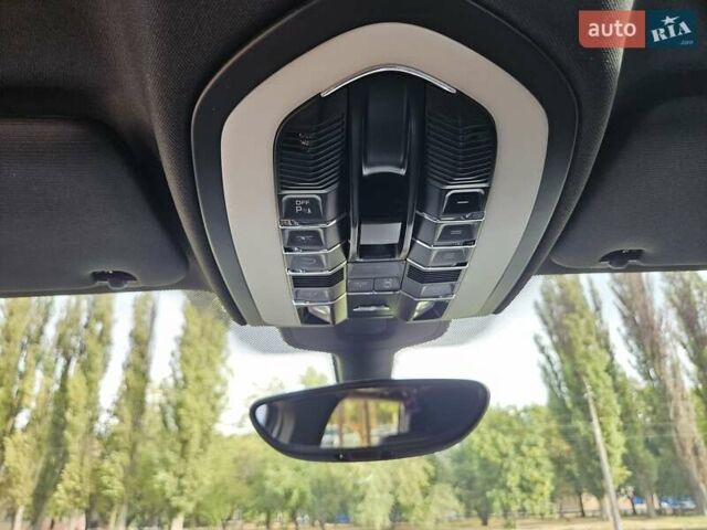 Порше Каен 2013 в Полтаве на Automoto.ua Черный Порше Каен, объемом двигателя 2.97 л и пробегом 258 тыс. км за 20950 $, фото 88 на Automoto.ua
