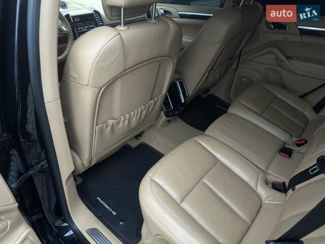 Черный Порше Каен, объемом двигателя 3 л и пробегом 190 тыс. км за 25900 $, фото 16 на Automoto.ua