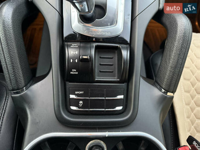 Порше Каен 2013 в Одессе на Automoto.ua Черный Порше Каен, объемом двигателя 3 л и пробегом 181 тыс. км за 26200 $, фото 21 на Automoto.ua