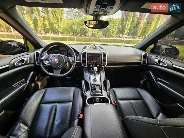 Порше Каен 2013 в Полтаве на Automoto.ua Черный Порше Каен, объемом двигателя 2.97 л и пробегом 258 тыс. км за 20950 $, фото 83 на Automoto.ua