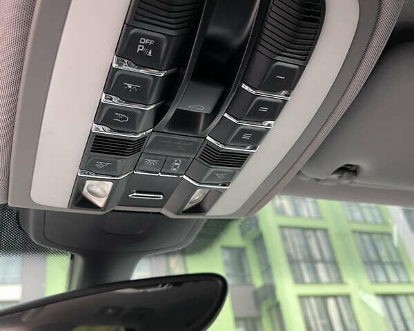 Чорний Порше Cayenne, об'ємом двигуна 3.6 л та пробігом 147 тис. км за 18000 $, фото 15 на Automoto.ua