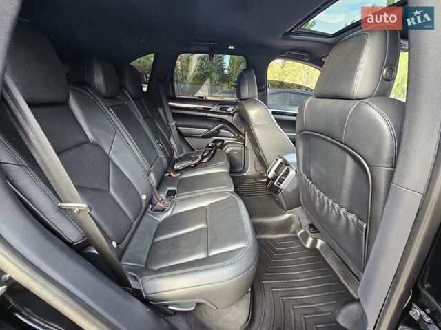 Черный Порше Каен, объемом двигателя 3 л и пробегом 258 тыс. км за 22850 $, фото 70 на Automoto.ua