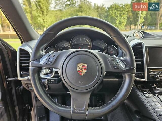 Порше Каен 2013 в Полтаве на Automoto.ua Черный Порше Каен, объемом двигателя 2.97 л и пробегом 258 тыс. км за 20950 $, фото 108 на Automoto.ua