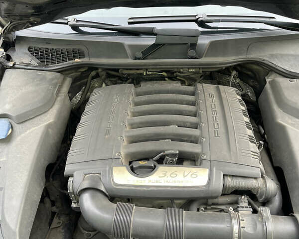 Чорний Порше Cayenne, об'ємом двигуна 3.6 л та пробігом 147 тис. км за 18000 $, фото 29 на Automoto.ua
