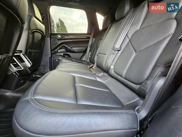 Черный Порше Каен, объемом двигателя 3 л и пробегом 258 тыс. км за 22850 $, фото 79 на Automoto.ua