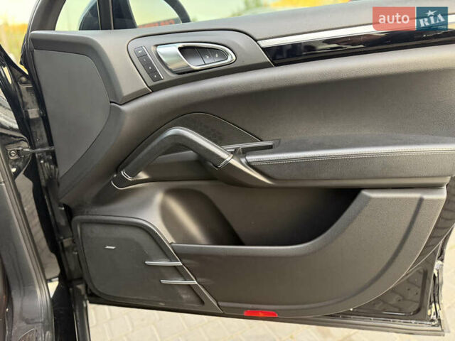 Порше Каен 2013 в Одессе на Automoto.ua Черный Порше Каен, объемом двигателя 3 л и пробегом 181 тыс. км за 26200 $, фото 12 на Automoto.ua