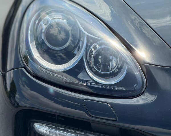 Черный Порше Каен, объемом двигателя 2.97 л и пробегом 248 тыс. км за 23500 $, фото 25 на Automoto.ua